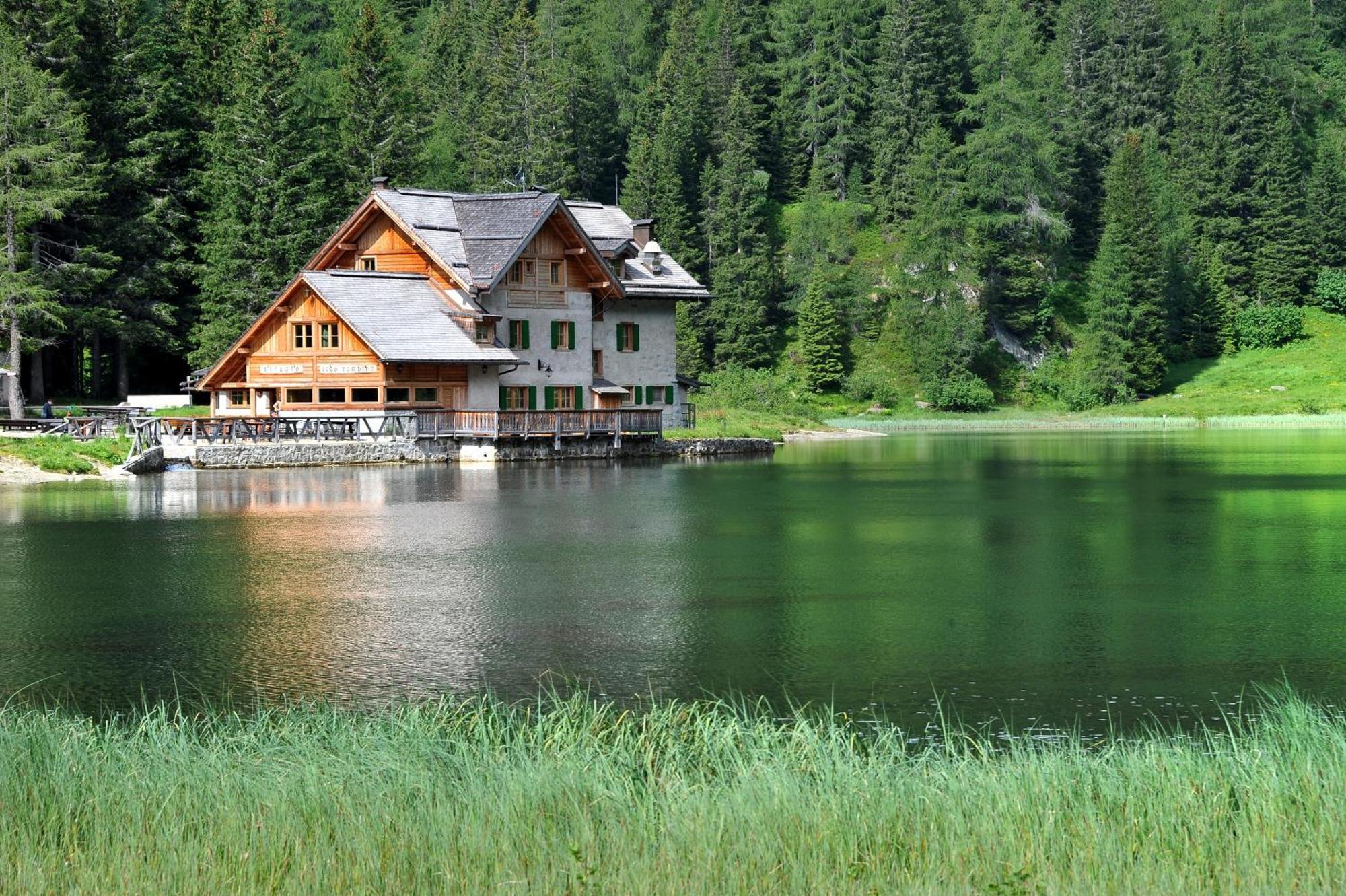 Rifugio Lago Nambino Madonna Eksteriør billede