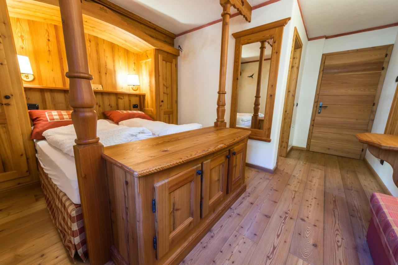 Rifugio Lago Nambino Madonna Eksteriør billede