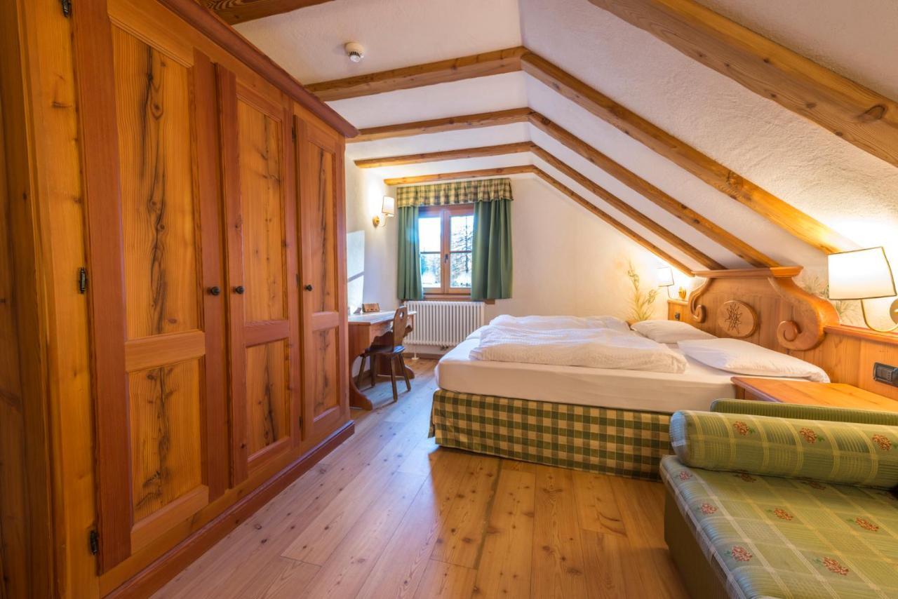 Rifugio Lago Nambino Madonna Eksteriør billede